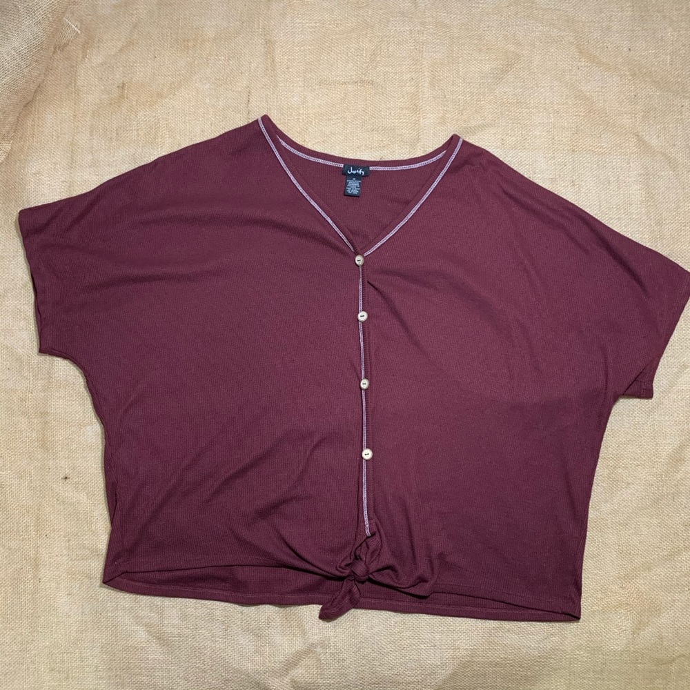 Justify Plus Size Tie Front Top Size 1X - Picture 2 of 4